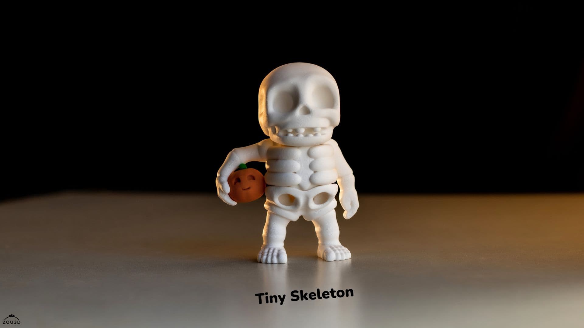 3D-gedrucktes Tiny Skeleton mit Kürbis